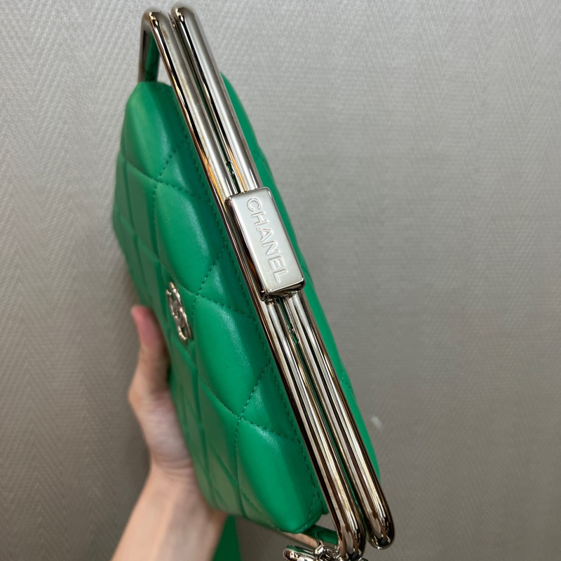 稀有！！！Chanel 綠羊皮銀釦菱格紋手提斜背包AS1732-2