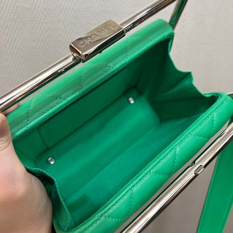 稀有！！！Chanel 綠羊皮銀釦菱格紋手提斜背包AS1732-9