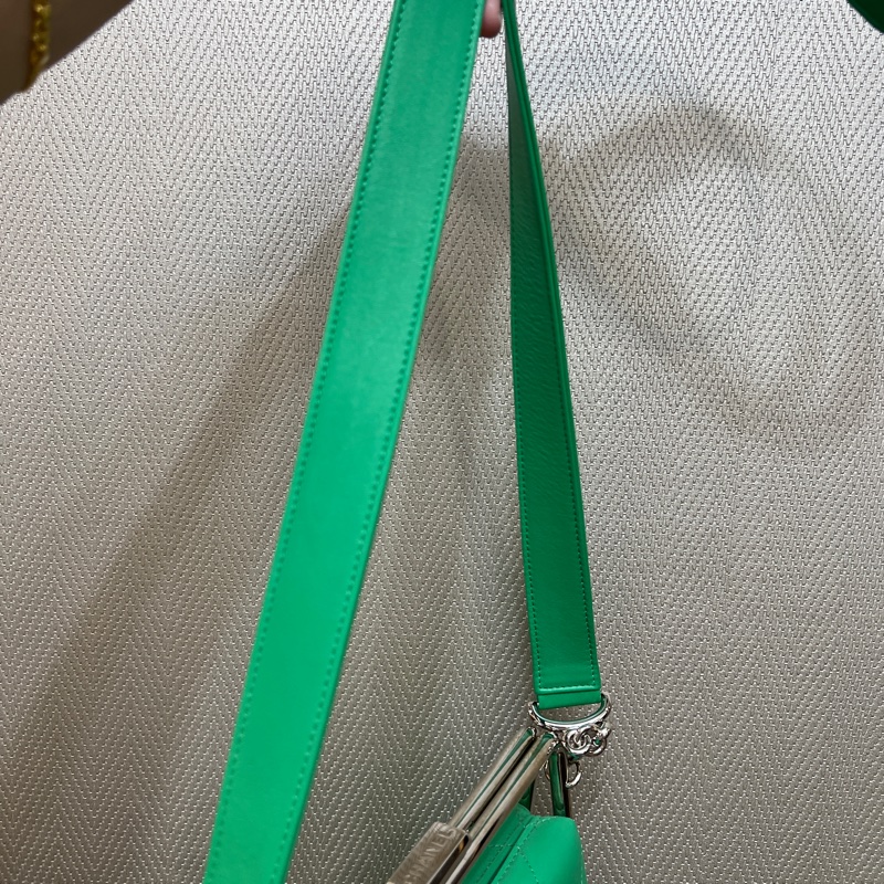 稀有！！！Chanel 綠羊皮銀釦菱格紋手提斜背包AS1732-10