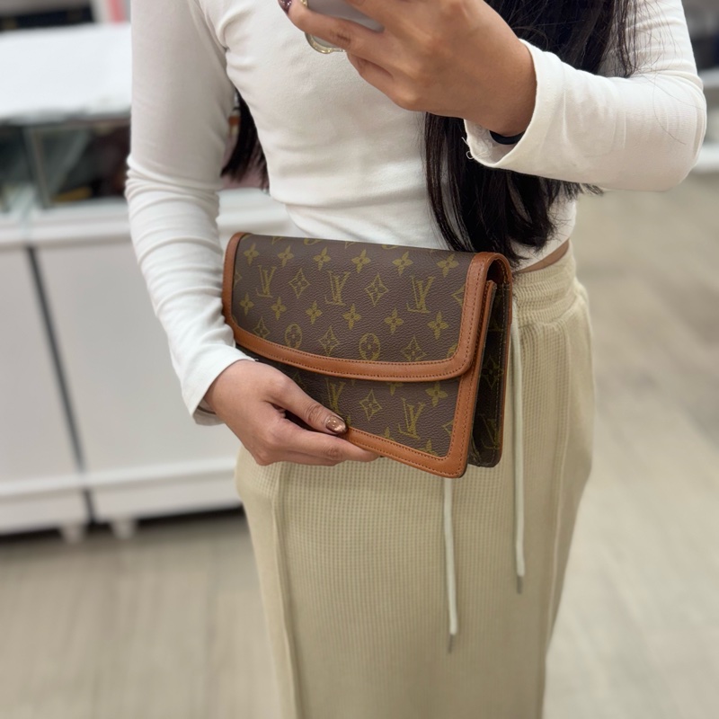 Louis Vuitton 老花紅皮手拿包-3