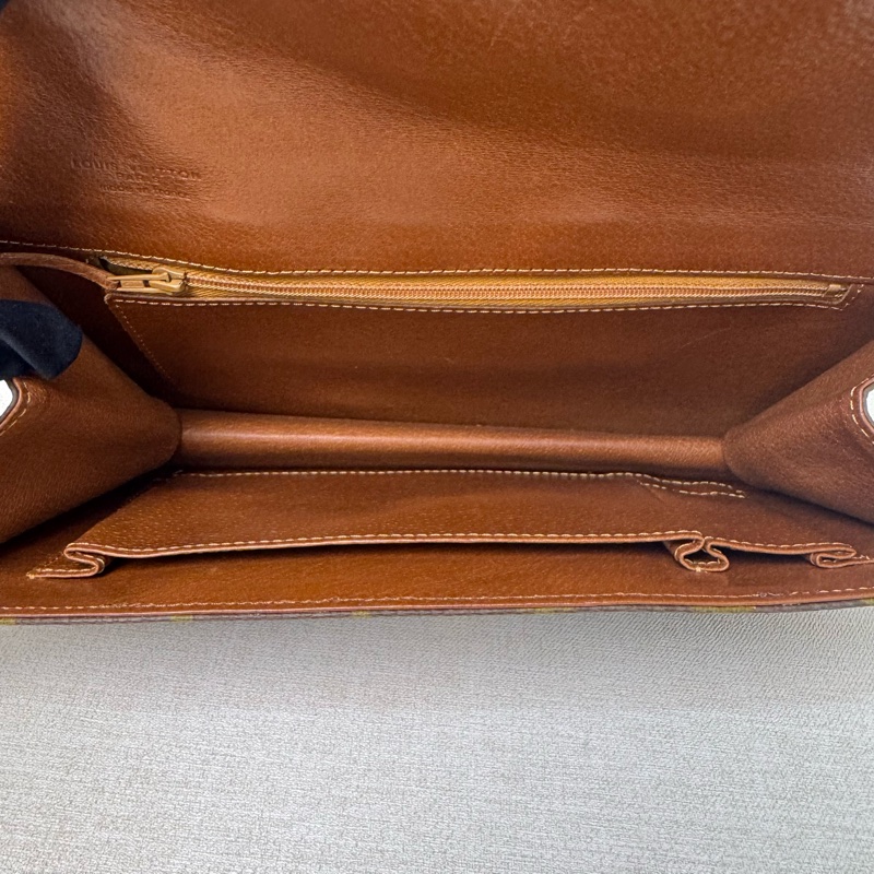 Louis Vuitton 老花紅皮手拿包-4