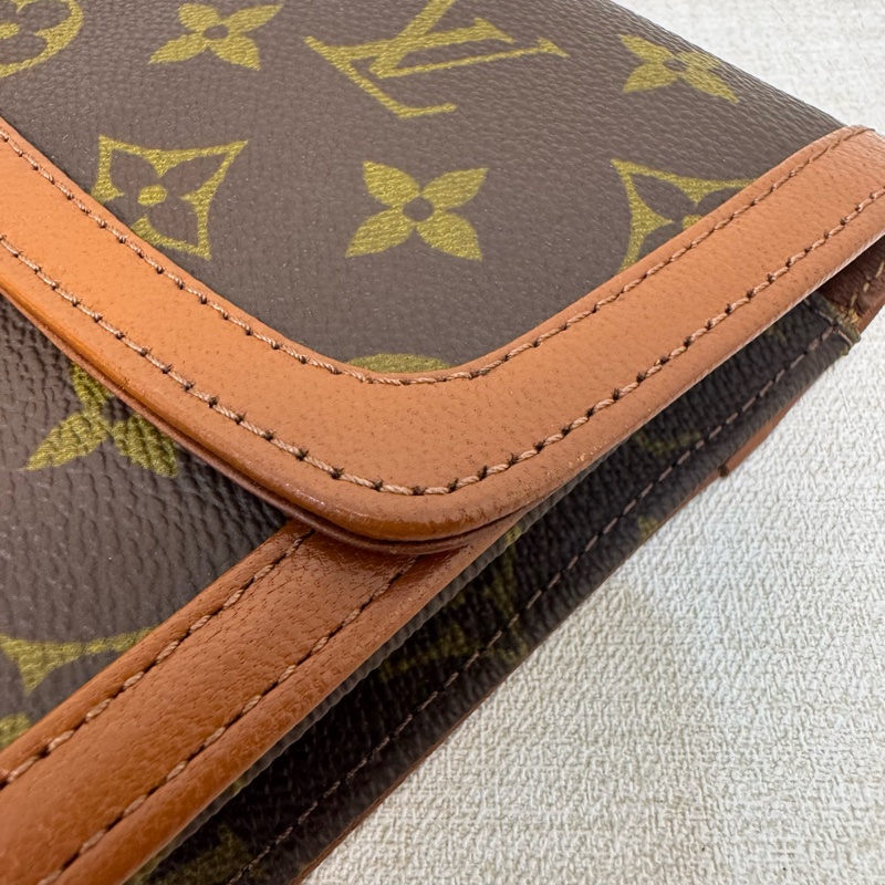 Louis Vuitton 老花紅皮手拿包-17