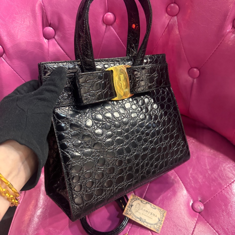 Ferragamo 鱷魚壓紋牛皮斜背包/蝴蝶結/王吉娜古董精品-4