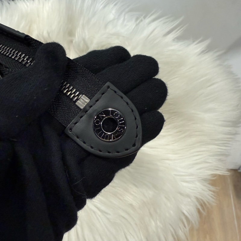 LV Pochette Voyage MM系列 手拿包-4