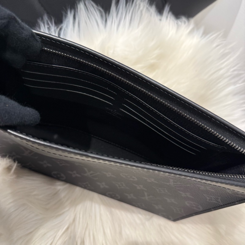 LV Pochette Voyage MM系列 手拿包-5