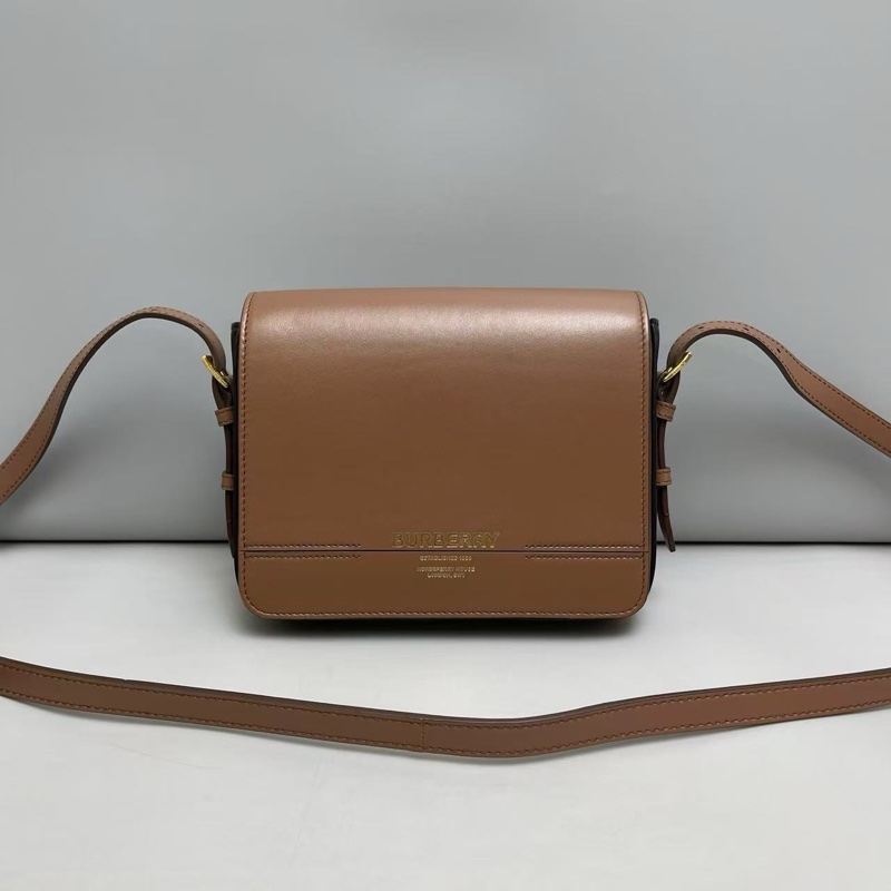 Burberry巴寶莉 Grace焦糖色全皮豆腐包 郵差包 斜背包-0