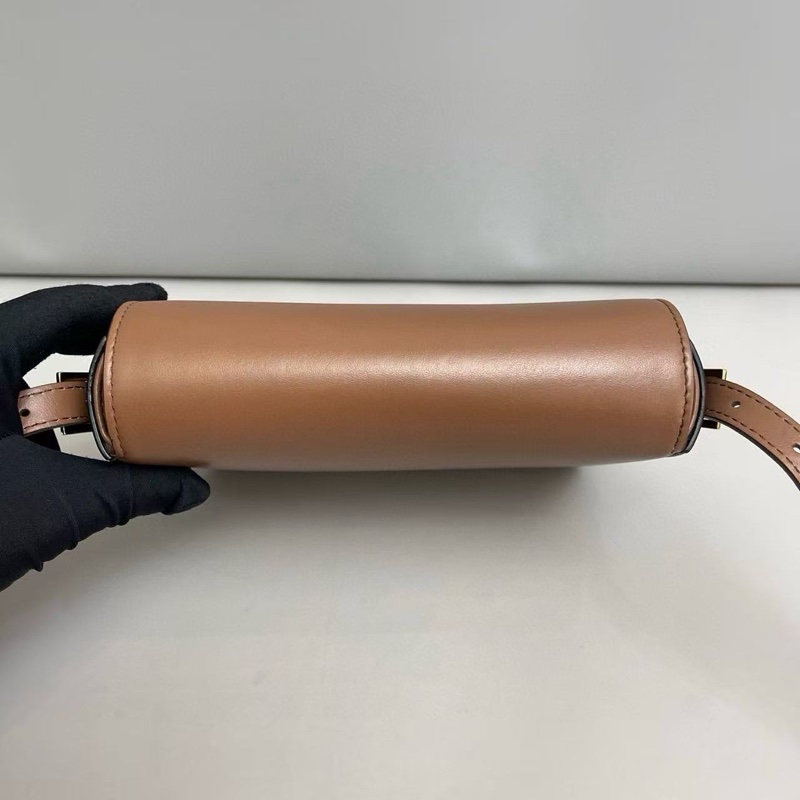 Burberry巴寶莉 Grace焦糖色全皮豆腐包 郵差包 斜背包-6