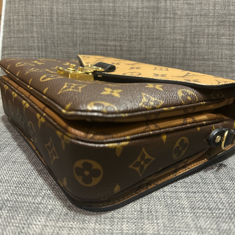 LV 拼色郵差包-3