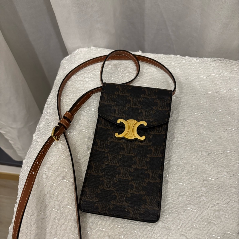 Celine 凱旋門金扣手機袋-5