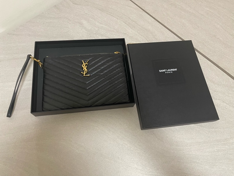 聖羅蘭YSL黑金牛皮山形紋山型V紋手拿包卡包-1
