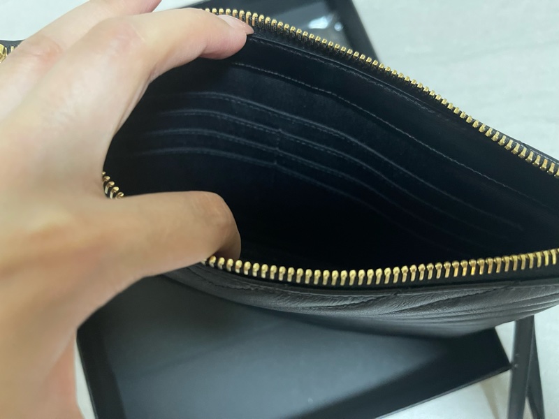 聖羅蘭YSL黑金牛皮山形紋山型V紋手拿包卡包-4