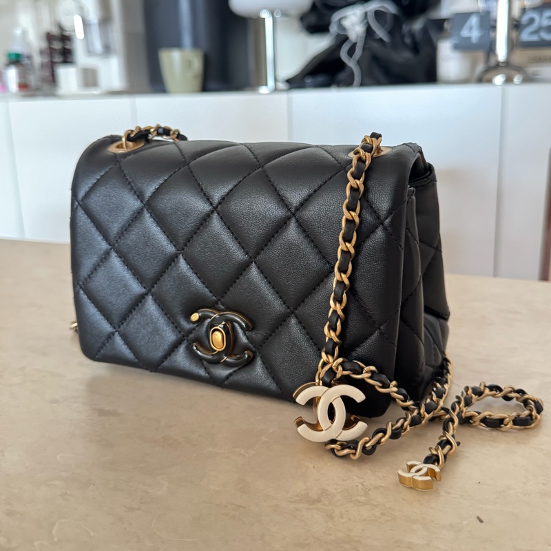 Chanel mini flip bag 迷你垂蓋手袋cc調節扣-0