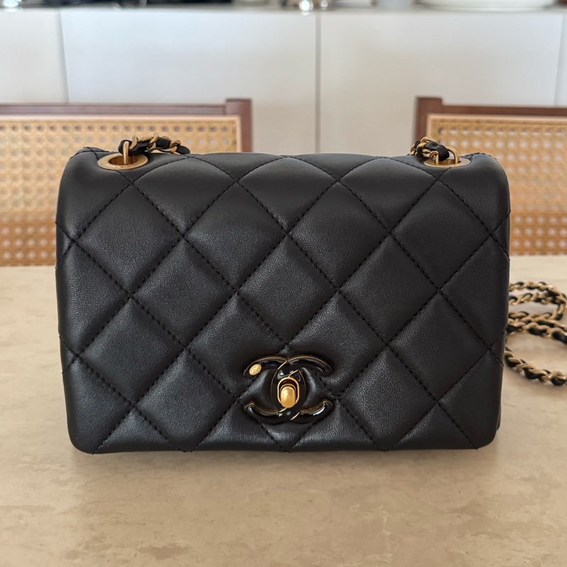 Chanel mini flip bag 迷你垂蓋手袋cc調節扣-6