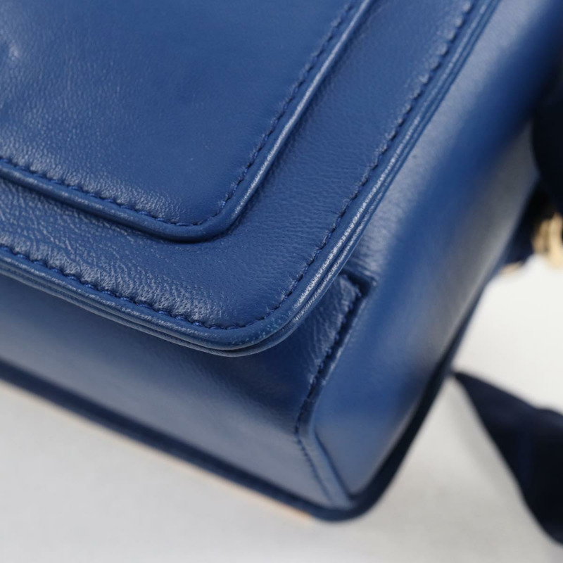 【日本直送】Salvatore Ferragamo Gancini 鏈條肩背包，皮革材質，藍色金色，正品編號 131644M-16