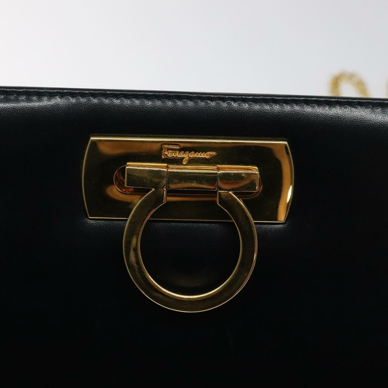 【日本直送】Salvatore Ferragamo Gancini 鏈條肩背包，黑色皮革，金色，正品，貨號 131607-8