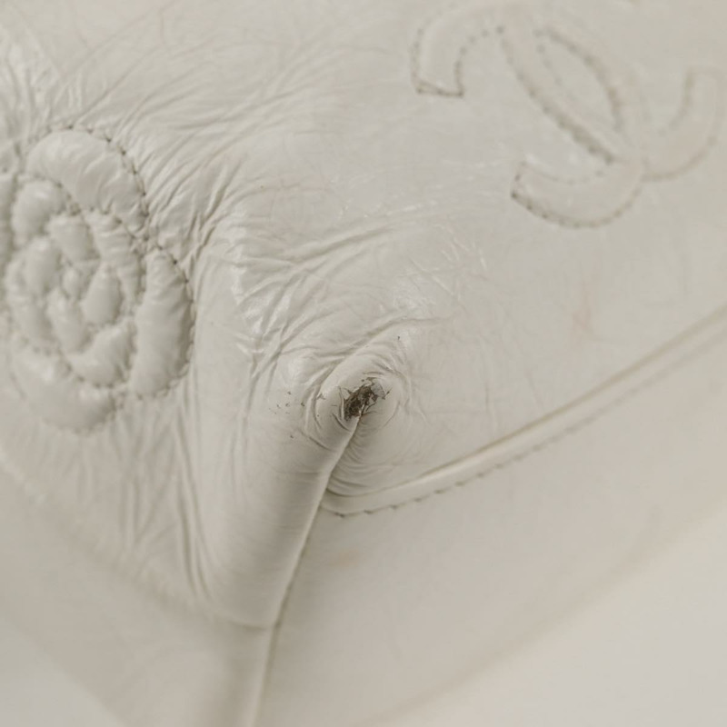 【日本直送】香奈兒鏈條肩背包 漆皮 白色 金色 CC 標誌 Auth 118910A-14