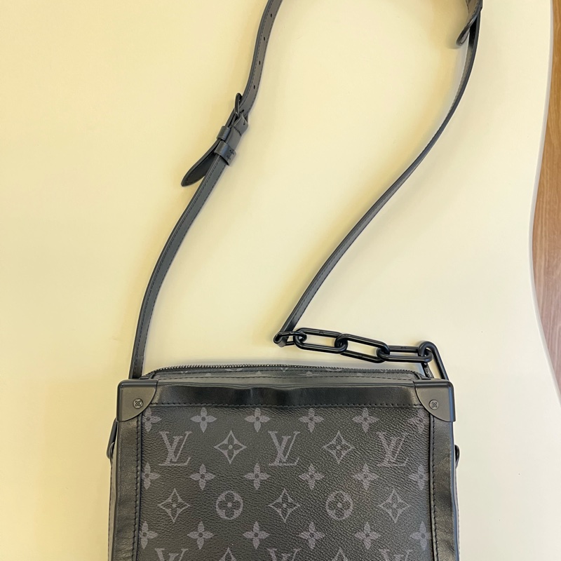 LV黑色老花 Soft Trunk 軟盒子包 芯片-1