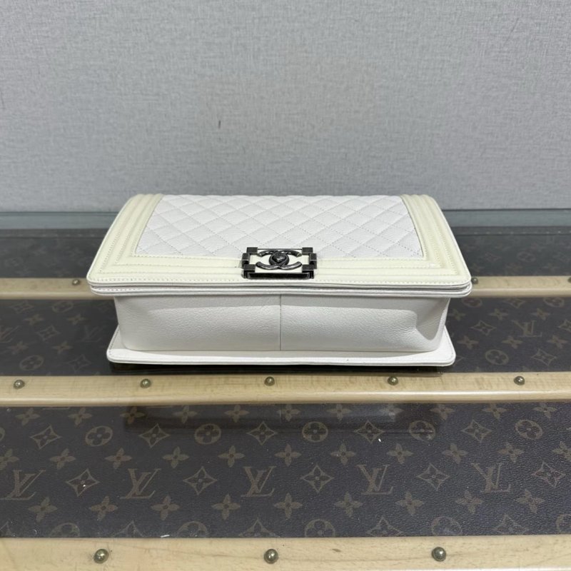 CHANEL Leboy中大號28*18*7 98新 配件保卡塵袋-3