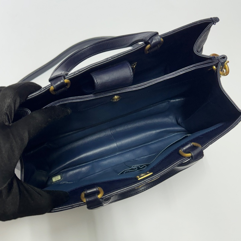 （極新 超稀有！） Chanel 皺紋牛皮 托特+斜背包 專櫃30萬！-24