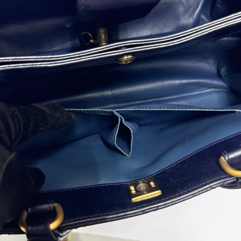 （極新 超稀有！） Chanel 皺紋牛皮 托特+斜背包 專櫃30萬！-26