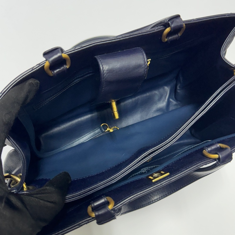 （極新 超稀有！） Chanel 皺紋牛皮 托特+斜背包 專櫃30萬！-30