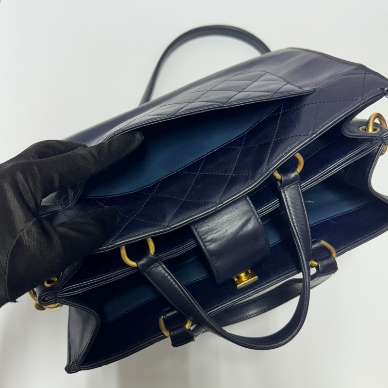 （極新 超稀有！） Chanel 皺紋牛皮 托特+斜背包 專櫃30萬！-32