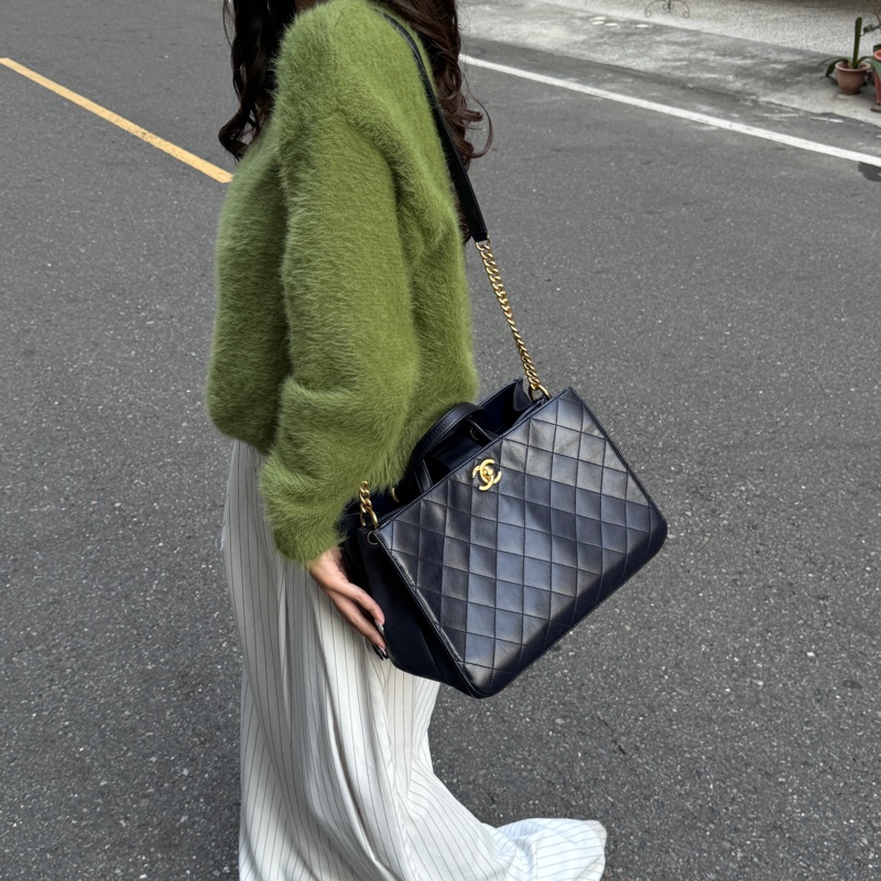 （極新 超稀有！） Chanel 皺紋牛皮 托特+斜背包 專櫃30萬！-39