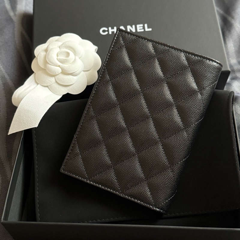 Chanel 新款黑色荔枝牛皮 水鑽CC LOGO護照夾 passport holder-1