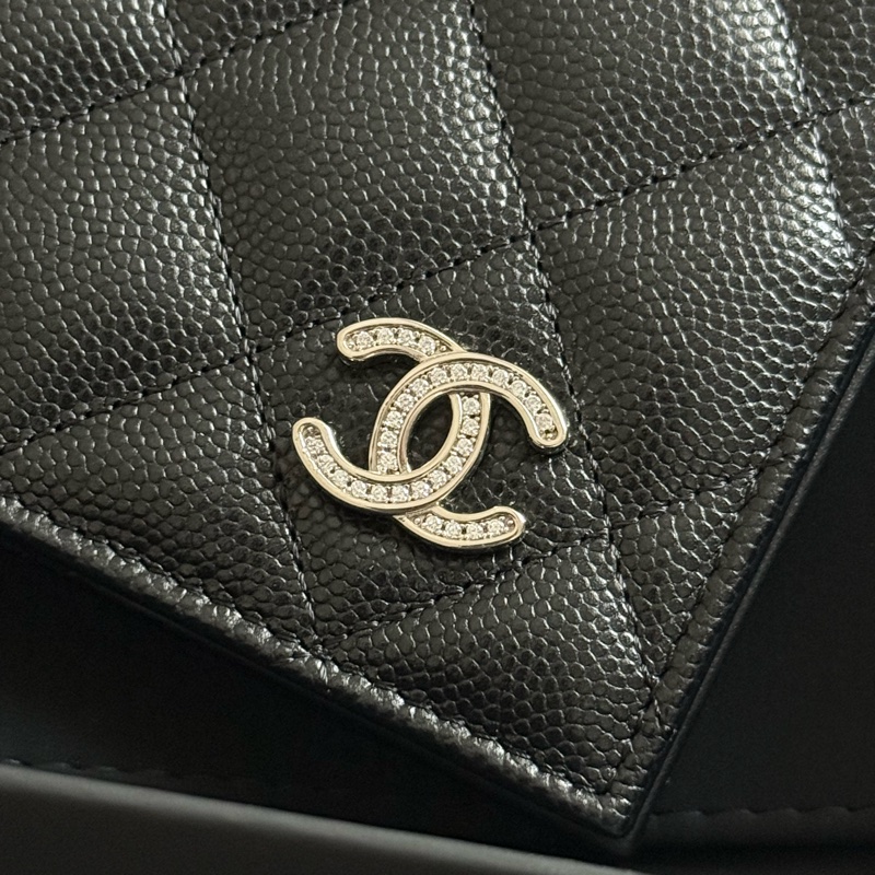 Chanel 新款黑色荔枝牛皮 水鑽CC LOGO護照夾 passport holder-2