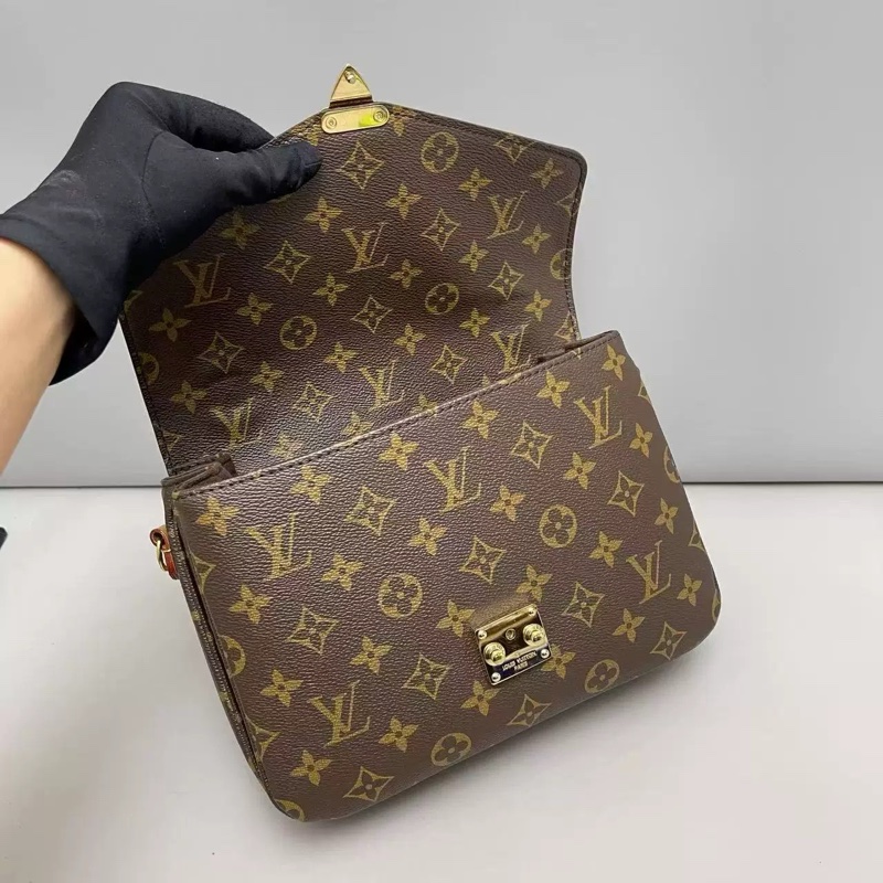 新款芯片款！Louis Vuitton 老花郵差包-3