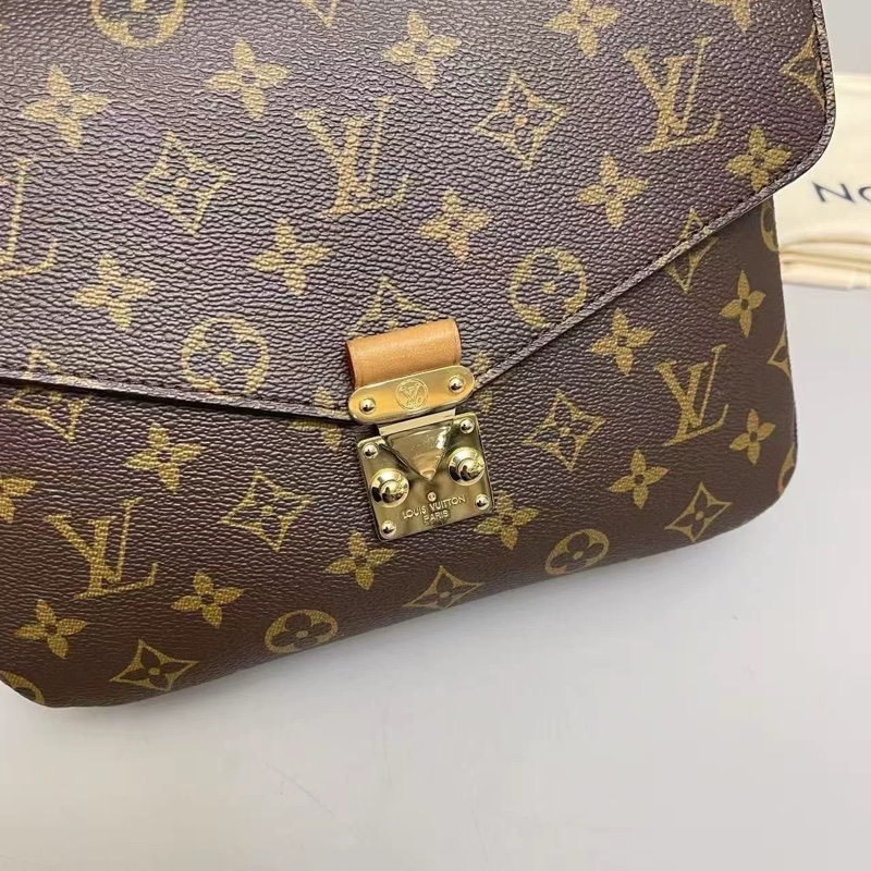 新款芯片款！Louis Vuitton 老花郵差包-6