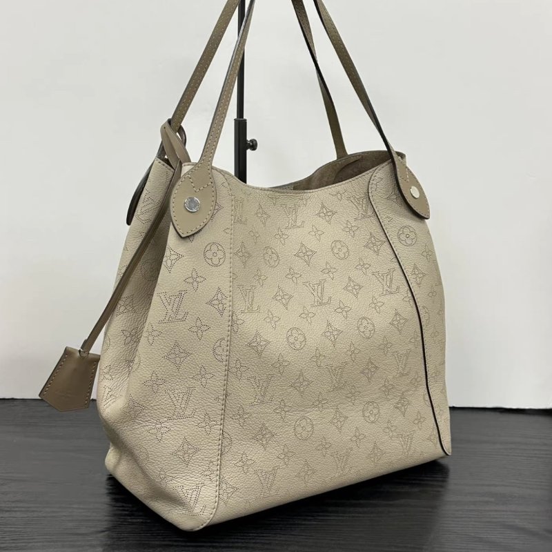 LV Hina系列大象灰月光女神肩背斜背包 32*15.5*30 99新配件塵袋-1