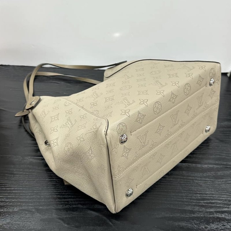 LV Hina系列大象灰月光女神肩背斜背包 32*15.5*30 99新配件塵袋-2