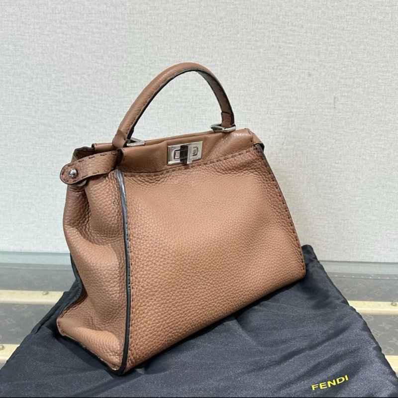 FENDI Peekaboo焦糖色銀扣外縫線手提肩背包 34*25*13 98新配件塵袋-1