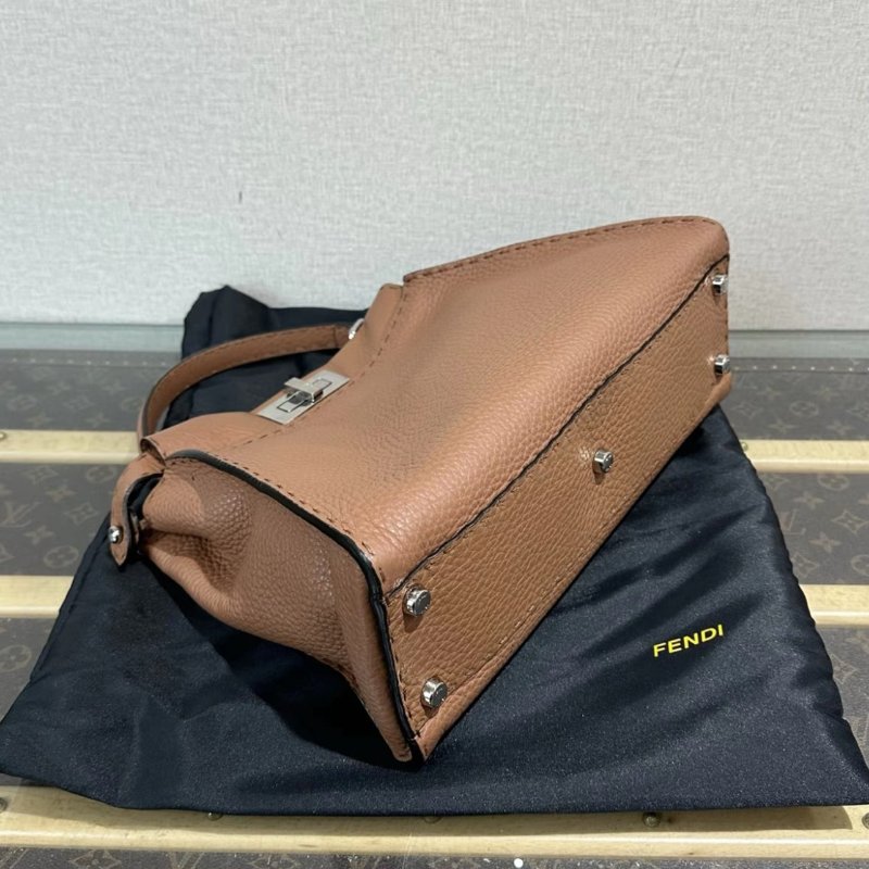 FENDI Peekaboo焦糖色銀扣外縫線手提肩背包 34*25*13 98新配件塵袋-2