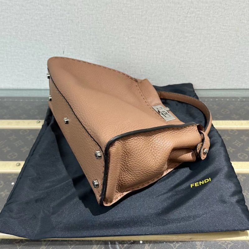 FENDI Peekaboo焦糖色銀扣外縫線手提肩背包 34*25*13 98新配件塵袋-4