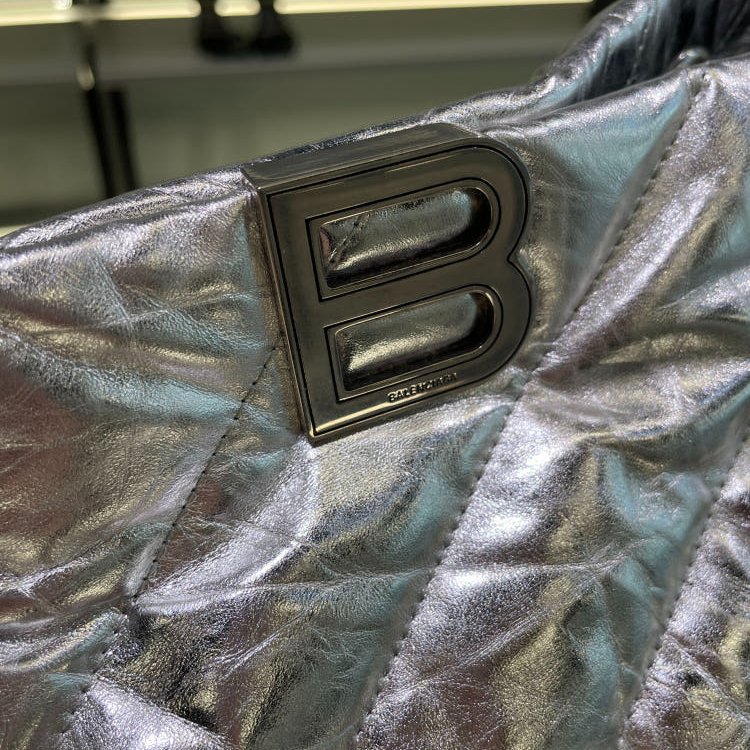 🎁夏季折扣倒數🎁Balenciaga 771718 Crush 大款絎縫托特包 金屬銀色-4