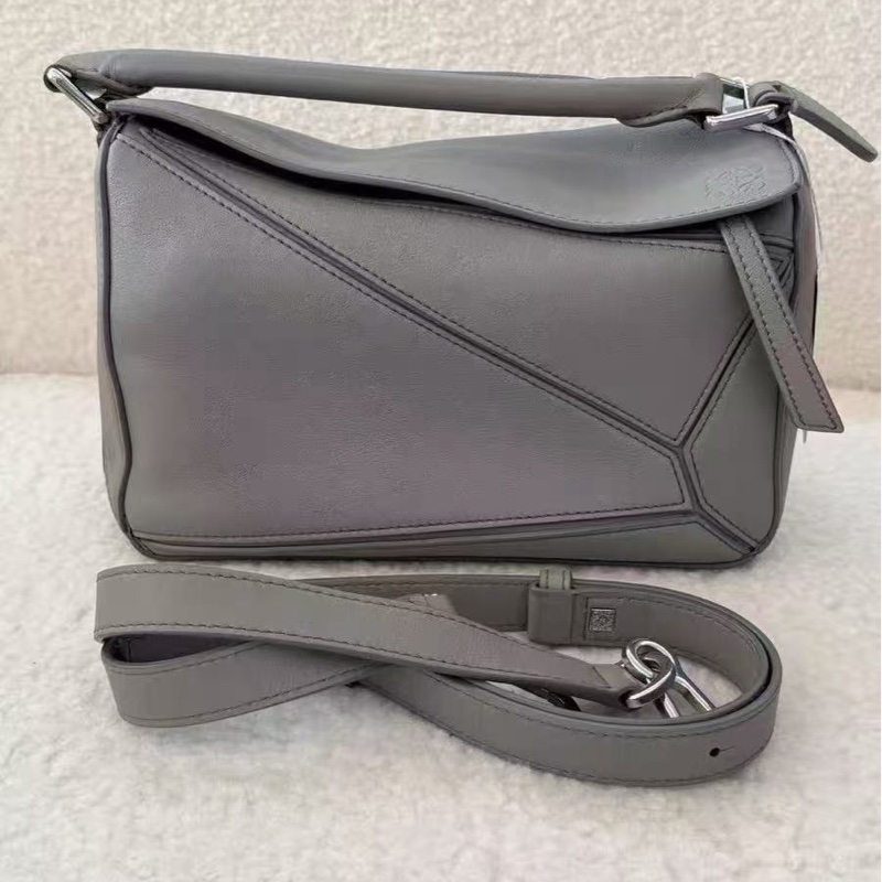 LOEWE 灰色小號拼圖手提肩背斜背包 25*15*10 99新配件塵袋-0