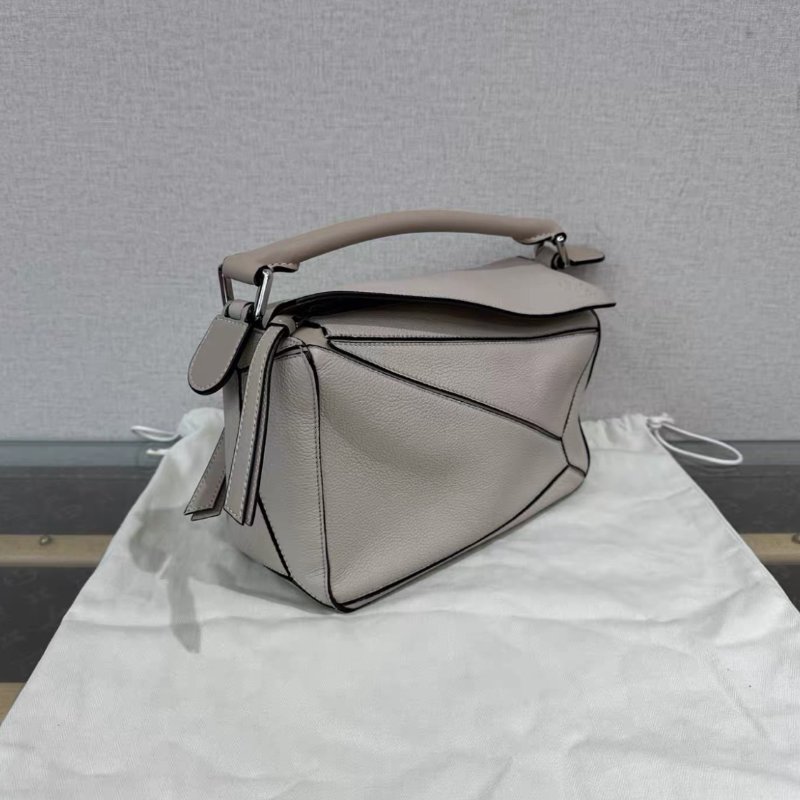 LOEWE 灰色小號拼圖手提肩背斜背包 25*15*10 99新配件塵袋-1