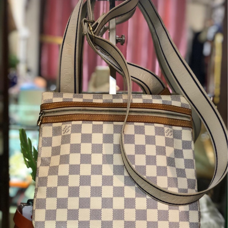 LOUIS VUITTON 斜背帶-1