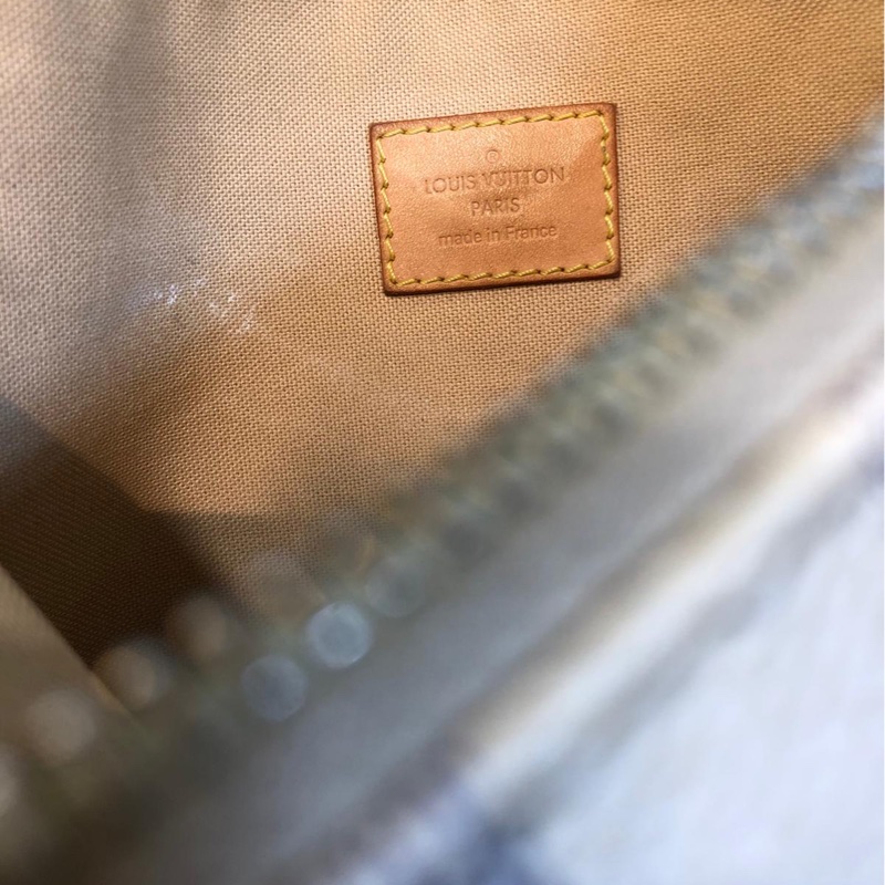 LOUIS VUITTON 斜背帶-9