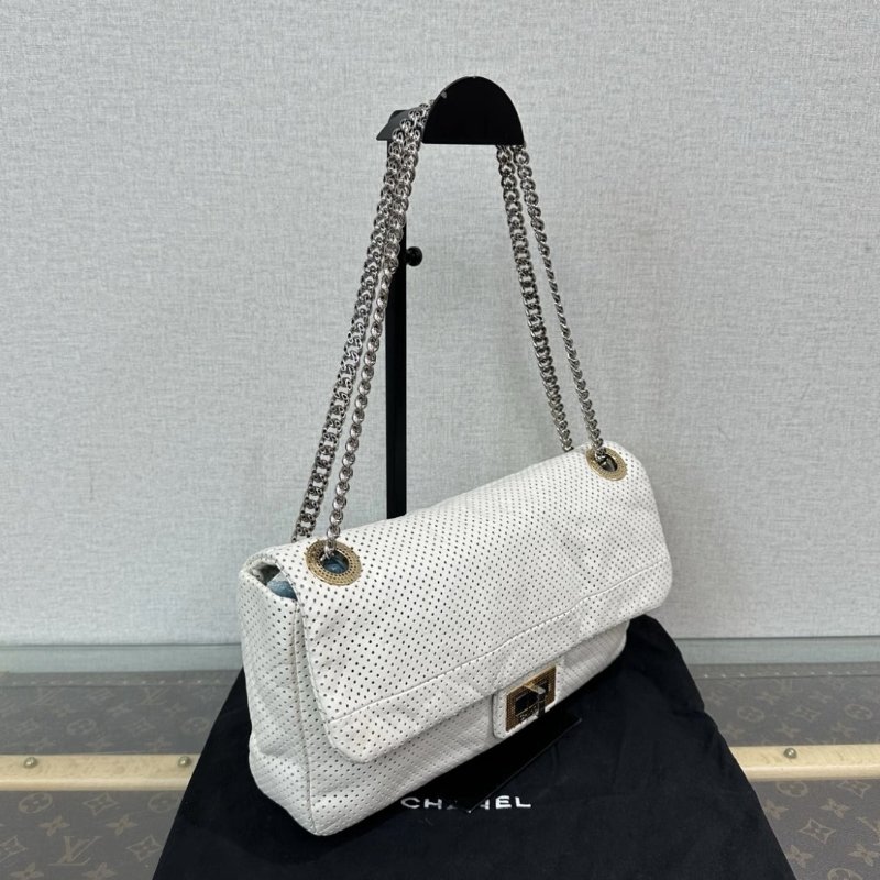 CHANEL 2.55白色鏤空法棍肩背鏈條包 29*13*13 99新配件塵袋卡册保卡-1