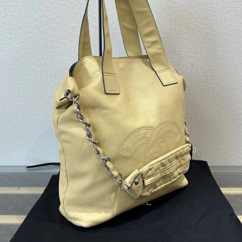 CHANEL  beige米色銀扣大 logo腋下tote包 31*37*10 98新配件塵袋-1