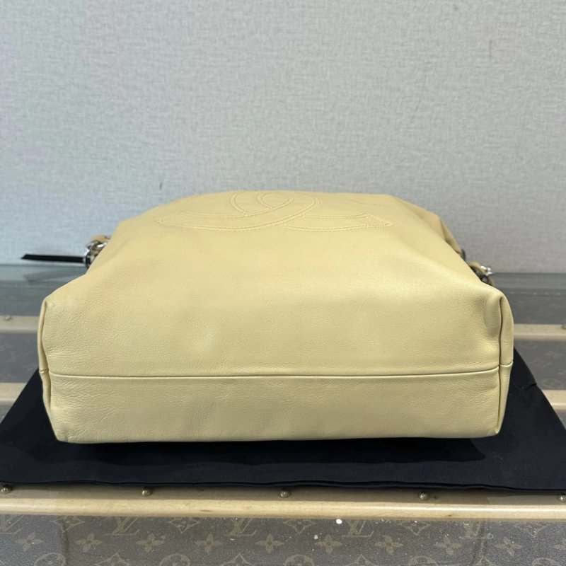CHANEL beige米色銀扣大 logo腋下tote包 31*37*10 98新配件塵袋-2