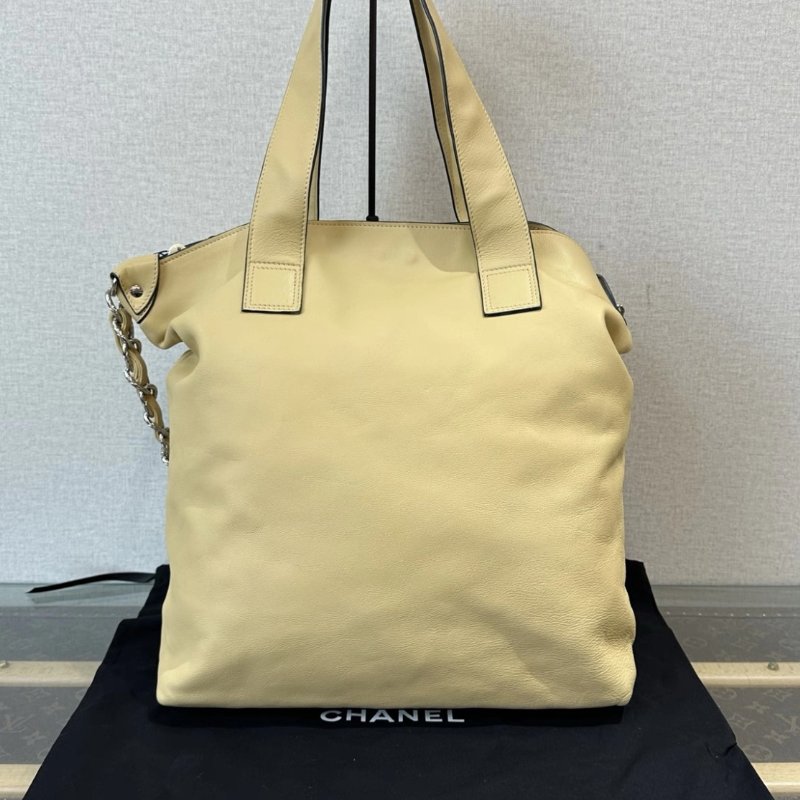 CHANEL beige米色銀扣大 logo腋下tote包 31*37*10 98新配件塵袋-5