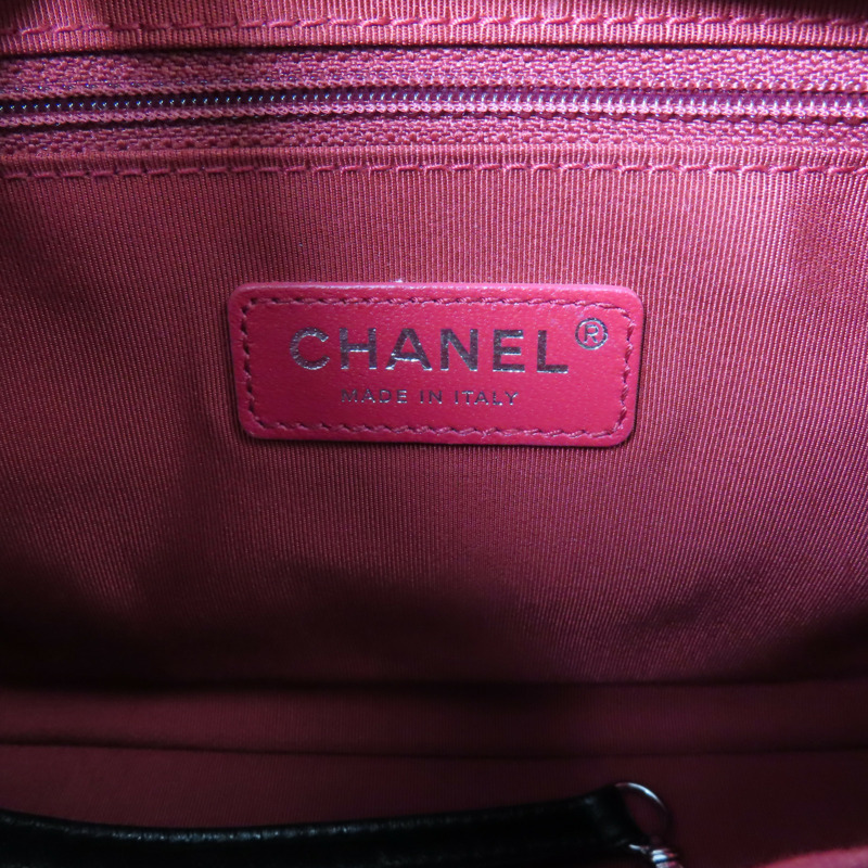 CHANEL 牛皮皮革Gabrielle Medium鏈帶肩背袋-14