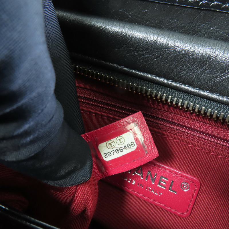 CHANEL 牛皮皮革Gabrielle Medium鏈帶肩背袋-15