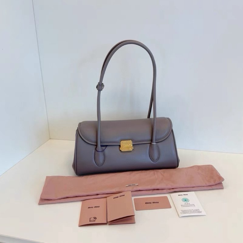 MiuMiu 大象灰金扣法棍Hobo腋下包 28*16*13全新配件保卡塵袋-1