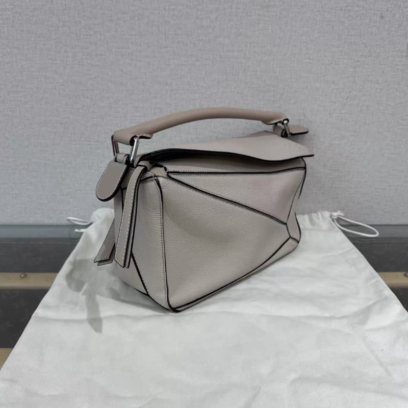 LOEWE 灰色小號拼圖手提肩背斜背包 25*15*10 99新配件塵袋-1