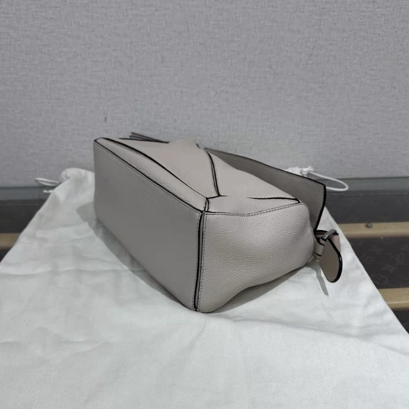 LOEWE 灰色小號拼圖手提肩背斜背包 25*15*10 99新配件塵袋-4